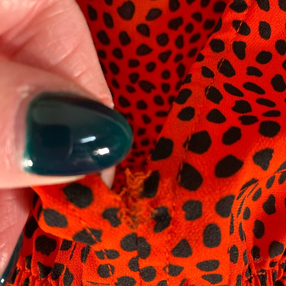 Nasty Gal Red/Black Dot Print Cropped Long Sleeve Blouse Top Women’s Size 6 - Picture 5 of 6